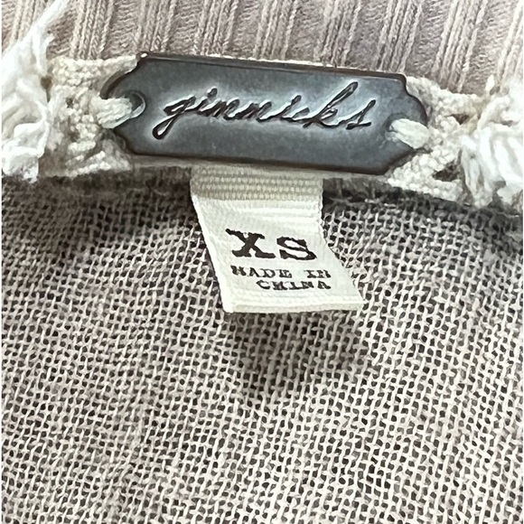 Gimmicks by BKE Boho Asymmetrical Short Sleeve Tunic Top Size XS - Picture 7 of 9